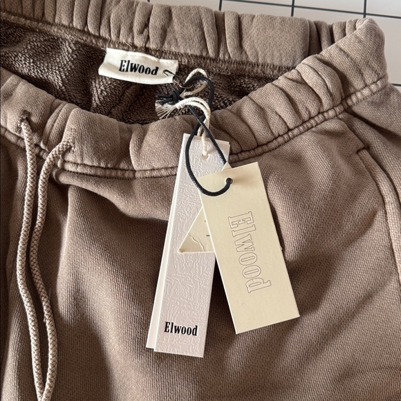 Elwood Core Sweatshorts - M, Vintage Brown - Picture 9 of 9